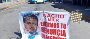 Vecinos de Tecamachalco mantendrán plantón, exigen salida de Nacho Mier Bañuelos