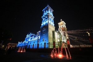 Celebra Ayuntamiento de Puebla aniversario de la ciudad con la restauración de la catedral