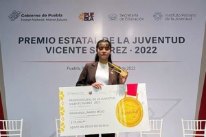 Estudiante BUAP  es galardonada con el Premio “Vicente Suárez”