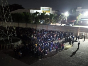 Detienen en Puebla a 696 migrantes en Tepeaca y Vía Corta a Santa Ana
