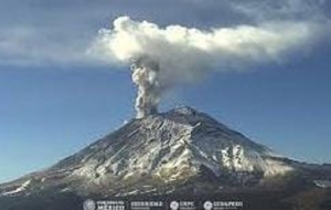 24 municipios de Puebla seguirán con clases a distancia por actividad volcánica