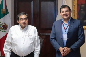 Confirma Miguel Barbosa que Alejandro Armenta buscará la gubernatura de Puebla