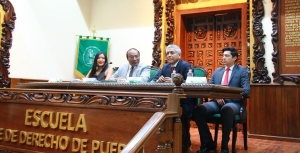 Javier Sánchez Galicia presenta libro “Pocket, 120 consejos de campaña” en la Escuela Libre de Derecho de Puebla