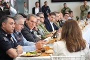 Jos&eacute; Chedraui participa en mesa estatal de seguridad en Ciudad Modelo junto a Alejandro Armenta