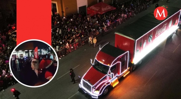Captan a Santa Claus 'peleando' con una señora en Caravana Coca-Cola de Puebla
