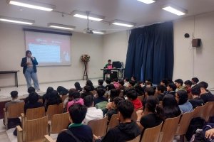 Promueve Gobierno de la Ciudad relaciones sanas entre jóvenes a través de conferencias