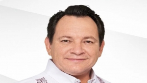 Joaquín “Huacho” Díaz Mena, candidato a gobernador de Yucatán, sufre accidente automovilístico