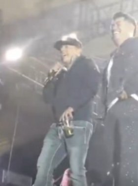Edil de MC en Tepeyahualco incita al consumo de alcohol mientras presume que tiene dinero para contratar a los Los Titanes de Durango