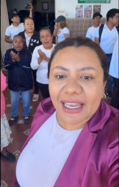 Lupe B&aacute;rcenas simula di&aacute;logo; crece presi&oacute;n de ciudadanos que exigen su salida