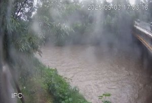 Chubasco o turbonada fuerte con ráfagas de viento impacta diversas zonas de la capital