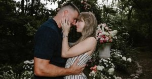 La regla de Taylor Swift y Travis Kelce para su boda que caus&oacute; indignaci&oacute;n en sus invitados solteros