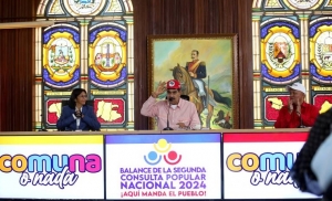 Maduro renueva y blinda su gabinete con su círculo cercano