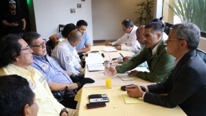 AMOTAC y Omar Garc&iacute;a Harfuch se re&uacute;nen para evitar paro de transportistas
