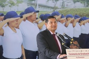 Gobierno estatal impulsa programa de vivienda para estudiantes de UCIPS y polic&iacute;as