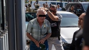 Trasladan a Ernesto Ruffo por carretera de Edomex a Baja California en un viaje de 2 d&iacute;as