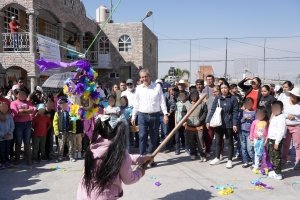 Pepe Chedraui celebra las posadas navideñas del SMDIF en Chautla y Totimehuacan