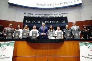 Por Amor a Puebla, Armenta reconoce el talento de su Estado en el Senado