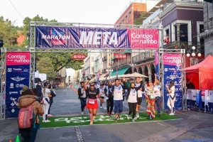 Más de dos mil 500 participantes de Puebla y el mundo participaron en el 1er. Medio Maratón de Puebla