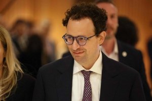 Jefe de Anthropic, Dario Amodei, pide frenar el ritmo del desarrollo de la IA ante temor de uso indebido