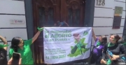 Con violencia, se despenaliza el aborto en Puebla