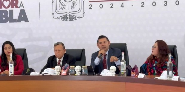 Armenta invita a migrantes poblanos a invertir en la Capital de la Tecnología y la Sostenibilidad