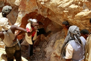 El oro la razón de la guerra entre el Ejército y paramilitares en Sudán