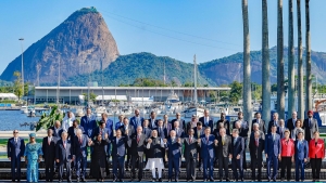 Sheinbaum comparte foto oficial de líderes del G20: atrás de Macron y cerca de Milei