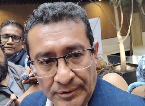 Revisan en comisiones iniciativas sobre paridad y participaci&oacute;n de mujeres en alcald&iacute;as