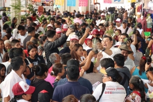 Por amor a Puebla, Armenta impulsará paneles solares en tianguis y mercados