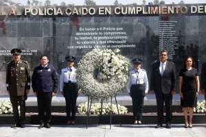 Entrega gobierno de Puebla equipo a policías estatales