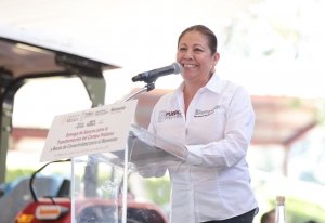 Gobierno amplía conectividad digital; 2 mil jóvenes en Xicotepec reciben becas del bienestar