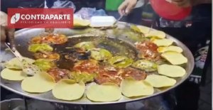 ¡Viva la comida! Poblanos celebran el Grito con un corredor gastronómico en el Zócalo.
