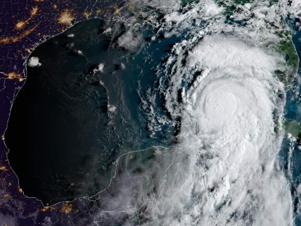 'Idalia' se fortalece a huracán categoría 1 y se enfila hacia Florida
