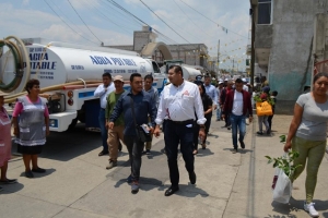 Armenta cumple y mantiene su compromiso de apoyar con pipas de agua a colonias de Puebla