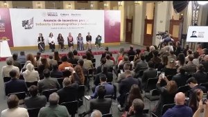 Salma Hayek y Claudia Sheinbaum Anuncian Nuevos Incentivos para el Cine y Series en M&eacute;xico