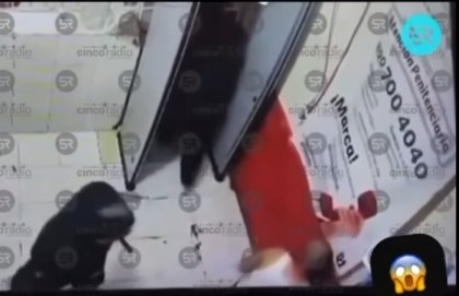 &iquest;Es justo el castigo que le da el policia al recluso en el penal de Huejotzingo?