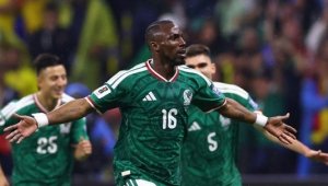 Juli&aacute;n Qui&ntilde;ones manda mensaje a Ecuador tras victoria de M&eacute;xico: "Aunque est&eacute;n en Europa no son mejores que nosotros"