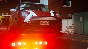 Alerta. Fiscal&iacute;a localiza el Mini Cooper en el que sacaron a Blanca Adriana de la "Detox Cl&iacute;nica" en Zavaleta