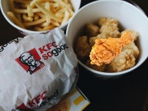 No todo se vende: esto hace KFC con el pollo que sobra cada d&iacute;a en sus restaurantes