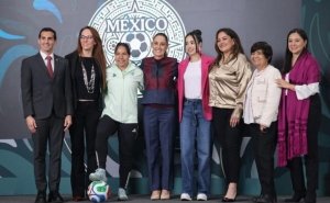 Mundial 2026: Sheinbaum anuncia comit&eacute; para rifar su boleto; Charlyn Corral, Katia Garc&iacute;a y Gabriela Fern&aacute;ndez lo integran