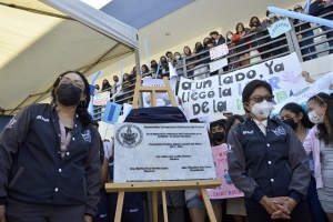 Lilia Cedillo clausura actividades por aniversario 10 de la Prepa Zapata de Texmelucan