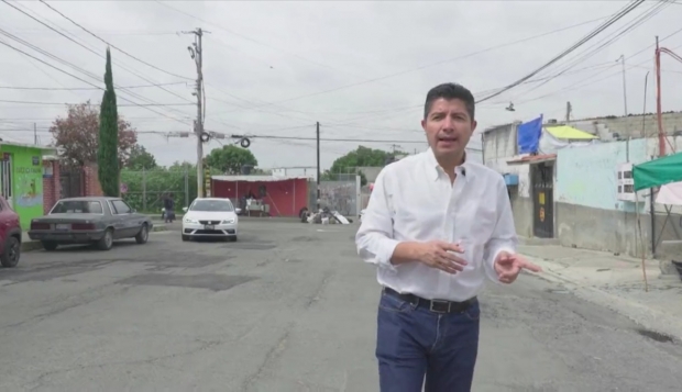 Eduardo Rivera Pérez recorre calles que serán intervenidas en el programa Ciudad de 10