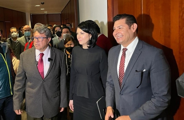 Alejandro Armenta preside comparecencia de Victoria Rodríguez como aspirante al Banxico