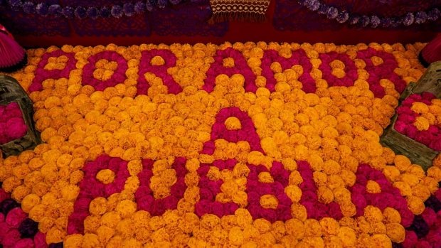 Gobierno estatal inaugura en Madrid: “La abuela de todos: una ofrenda a las Carmencitas”