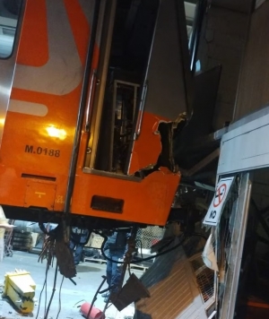 ¿Qué pasó en la Línea 6 del Metro CDMX? Tren se estrella en talleres de la estación Rosario; conductora fue trasladada a un hospital