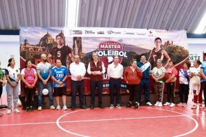Pepe Chedraui sostiene encuentro con equipos poblanos rumbo al Festival M&aacute;ster de Voleibol