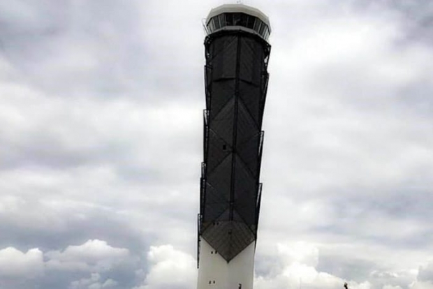 Revela arquitecto posibles causas de inclinación en torre de control de Santa Lucía