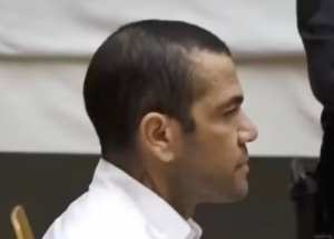 Caso Dani Alves: Así se vio al jugador brasileño en su juicio por violación; podría pasar hasta 12 años en la cárcel