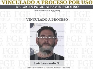 Vinculado a proceso por uso de luces policiales sin permiso