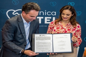 SMDIF Puebla firma convenio con clínica Stela para atender a las familias del norte de la ciudad.